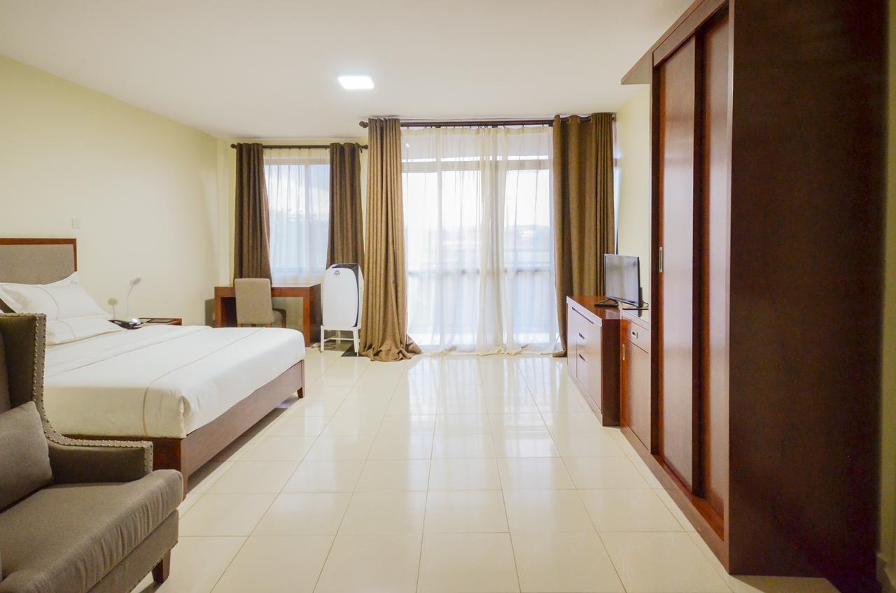 Igar Plaza Hotel Jinja Extérieur photo