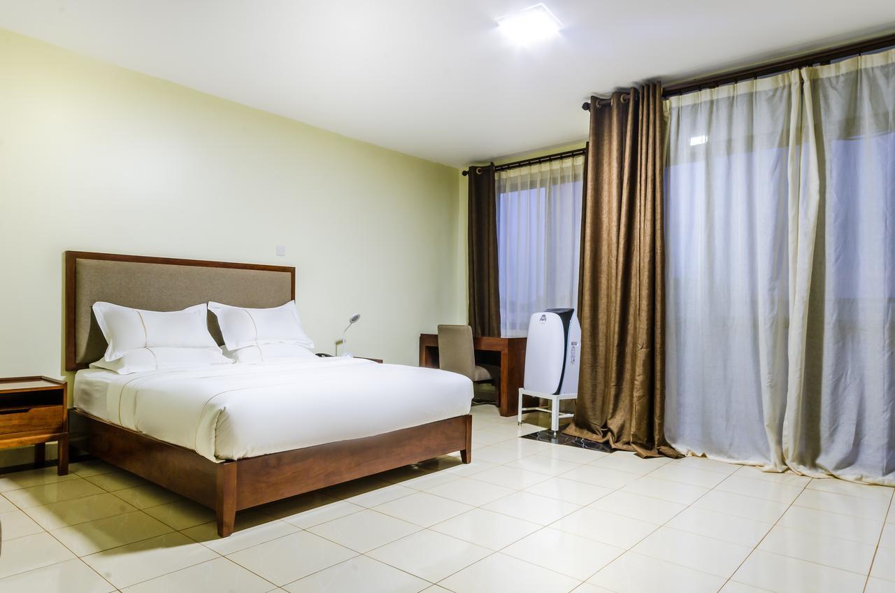 Igar Plaza Hotel Jinja Extérieur photo