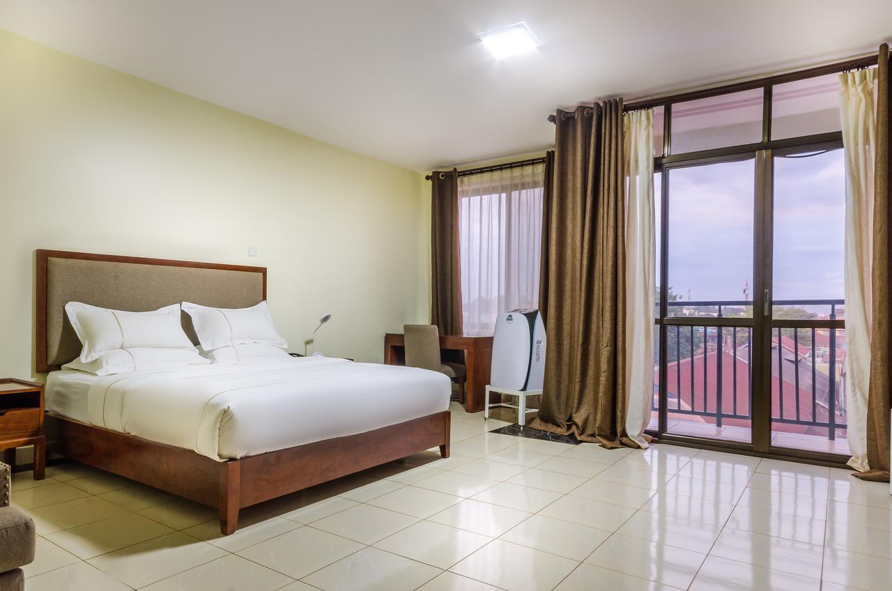 Igar Plaza Hotel Jinja Extérieur photo